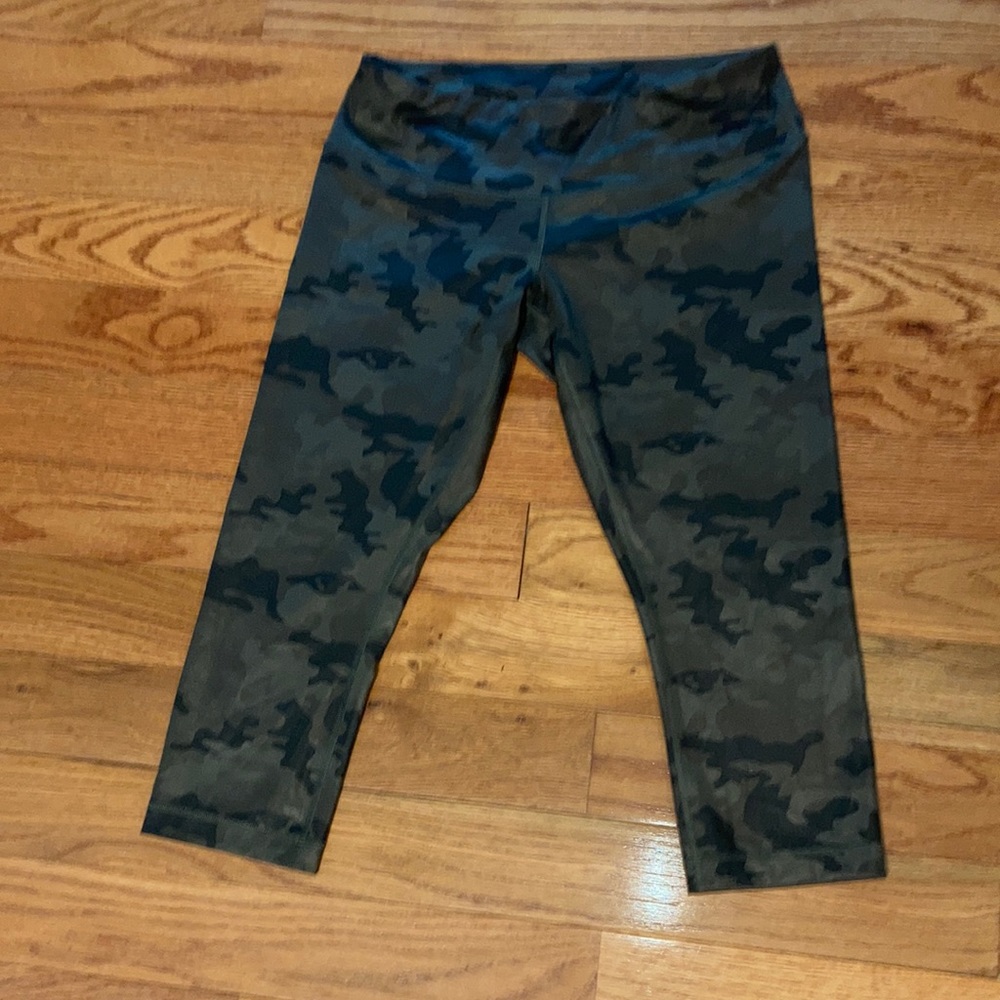 EUC Lululemon capris!